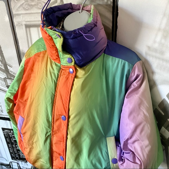 NWT URBAN OUTFITTERS - BDG | Trendy Rainbow Tie-Die Look Cozy Statement Pc Sz S - Picture 2 of 14